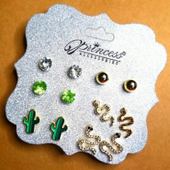 Desert Theme Stud Earrings NEW - Picture 2 of 4
